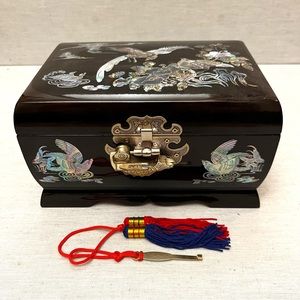 Pearl Inlay Mirrored Musical Jewelry Box with Lock and Key - Shiny Black